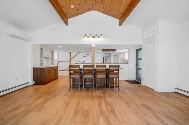 22 Lake Attitash Rd, Amesbury, MA 01913