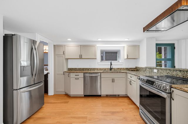 22 Lake Attitash Rd, Amesbury, MA 01913
