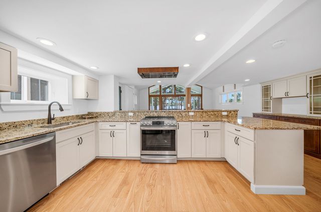 22 Lake Attitash Rd, Amesbury, MA 01913