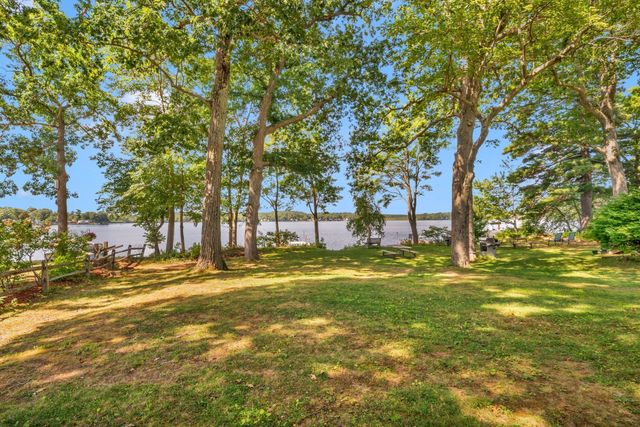 22 Lake Attitash Rd, Amesbury, MA 01913