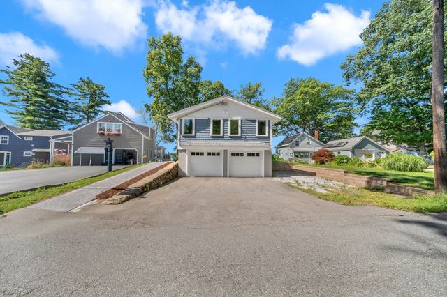 22 Lake Attitash Rd, Amesbury, MA 01913