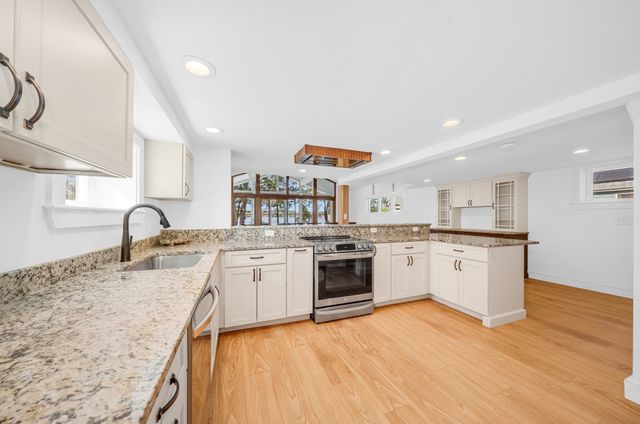 22 Lake Attitash Rd, Amesbury, MA 01913