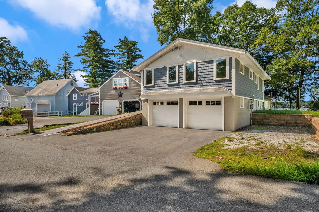 22 Lake Attitash Rd, Amesbury, MA 01913