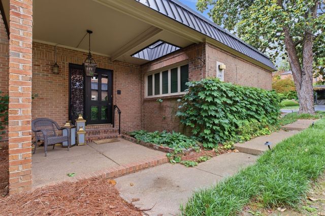 690 Timber Ln, Nashville, TN 37215