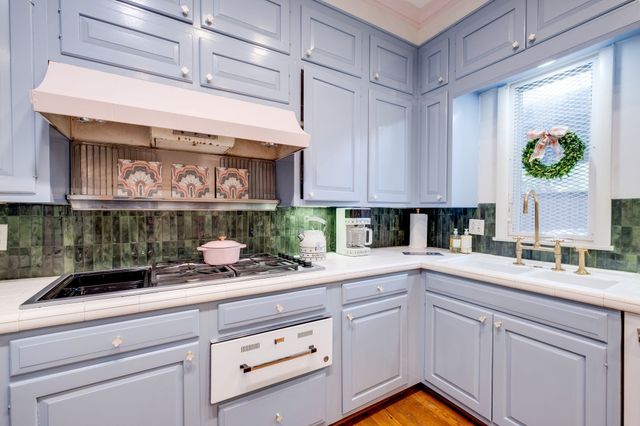 690 Timber Ln, Nashville, TN 37215