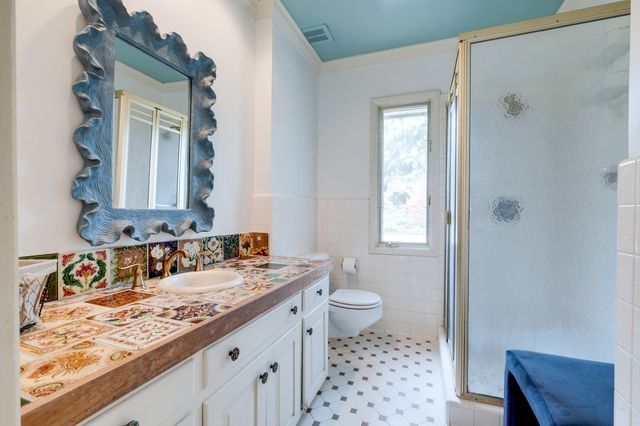 690 Timber Ln, Nashville, TN 37215