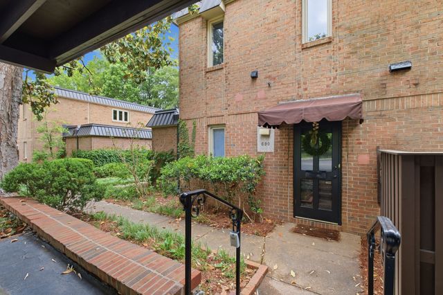 690 Timber Ln, Nashville, TN 37215