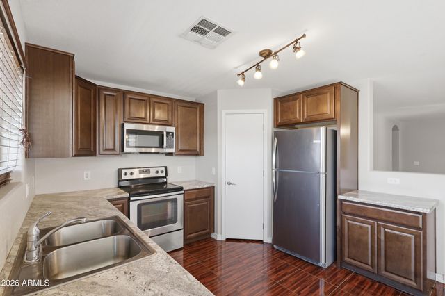 3560 W MESQUITE Avenue, San Tan Valley, AZ 85144