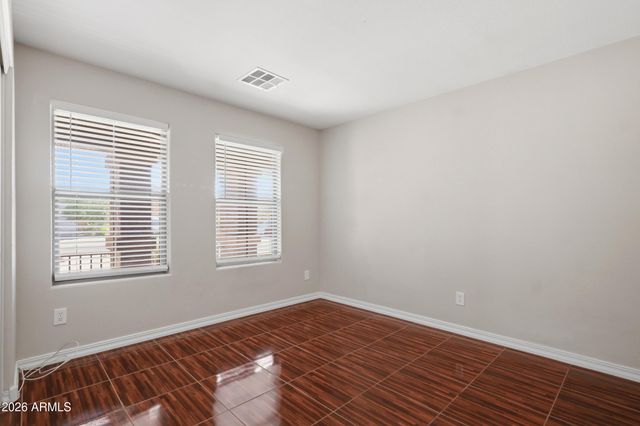 3560 W MESQUITE Avenue, San Tan Valley, AZ 85144