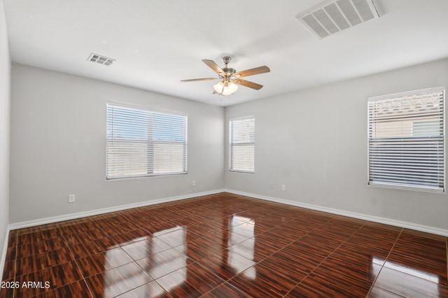 3560 W MESQUITE Avenue, San Tan Valley, AZ 85144