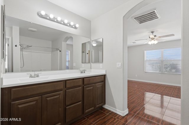 3560 W MESQUITE Avenue, San Tan Valley, AZ 85144