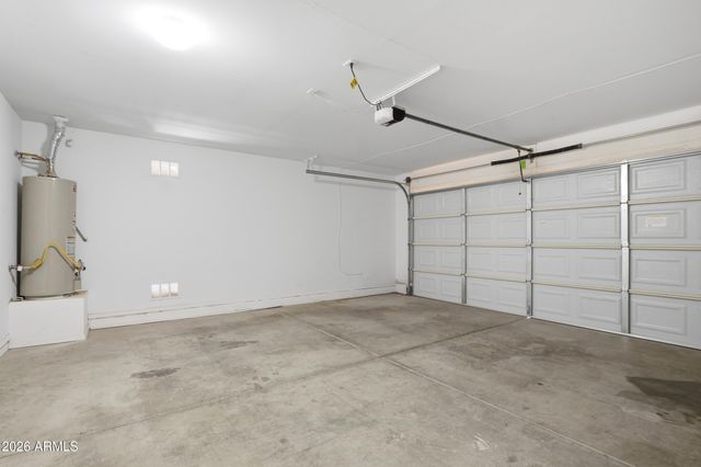 3560 W MESQUITE Avenue, San Tan Valley, AZ 85144