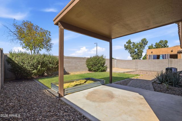 3560 W MESQUITE Avenue, San Tan Valley, AZ 85144