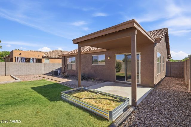 3560 W MESQUITE Avenue, San Tan Valley, AZ 85144