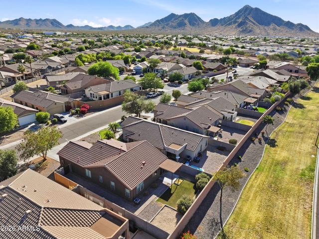 3560 W MESQUITE Avenue, San Tan Valley, AZ 85144