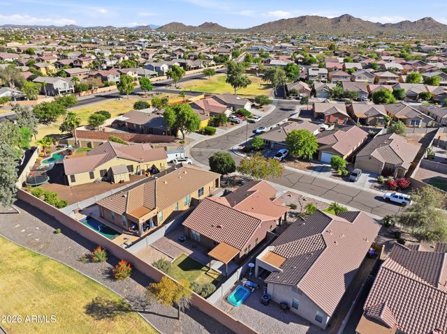 3560 W MESQUITE Avenue, San Tan Valley, AZ 85144
