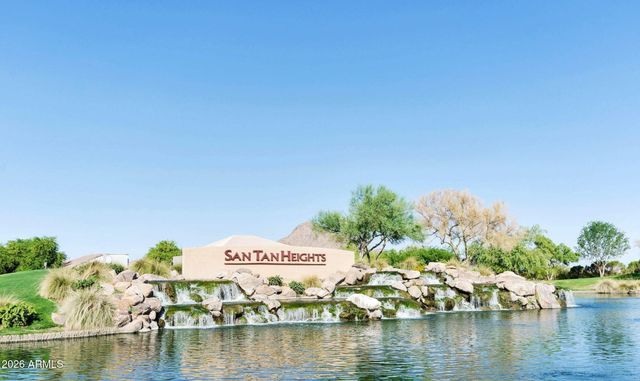 3560 W MESQUITE Avenue, San Tan Valley, AZ 85144