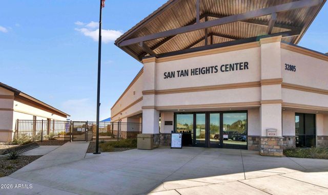 3560 W MESQUITE Avenue, San Tan Valley, AZ 85144