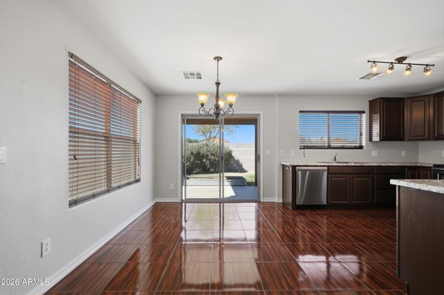3560 W MESQUITE Avenue, San Tan Valley, AZ 85144
