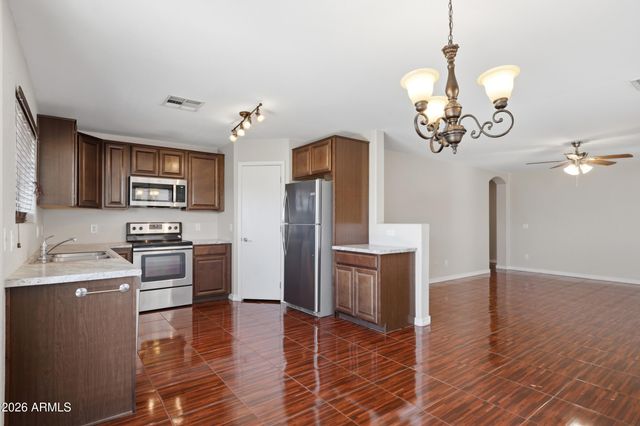 3560 W MESQUITE Avenue, San Tan Valley, AZ 85144