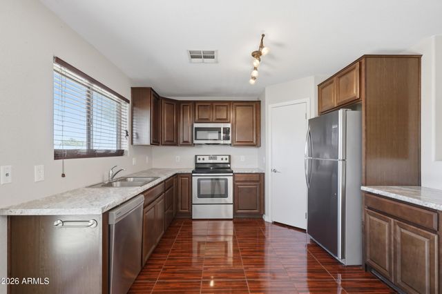 3560 W MESQUITE Avenue, San Tan Valley, AZ 85144