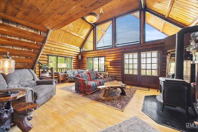 26500 Teal Court, Tehachapi, CA 93561