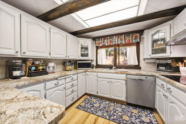 26500 Teal Court, Tehachapi, CA 93561