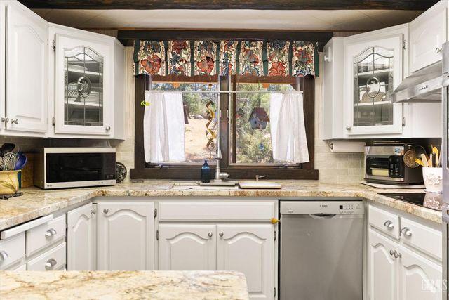 26500 Teal Court, Tehachapi, CA 93561