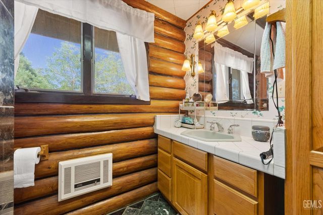 26500 Teal Court, Tehachapi, CA 93561