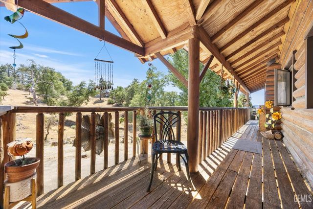 26500 Teal Court, Tehachapi, CA 93561