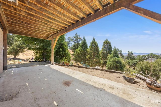 26500 Teal Court, Tehachapi, CA 93561