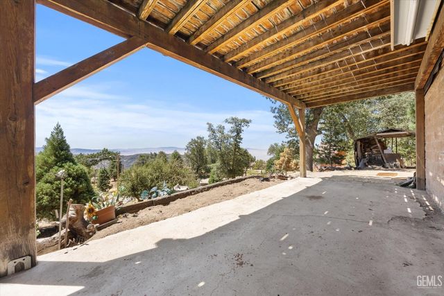 26500 Teal Court, Tehachapi, CA 93561