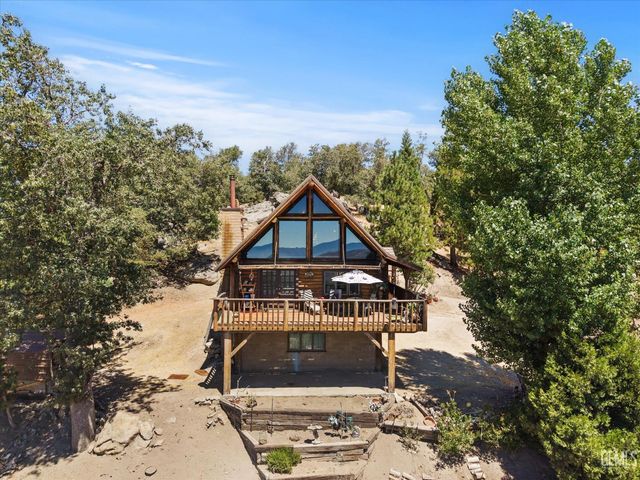 26500 Teal Court, Tehachapi, CA 93561
