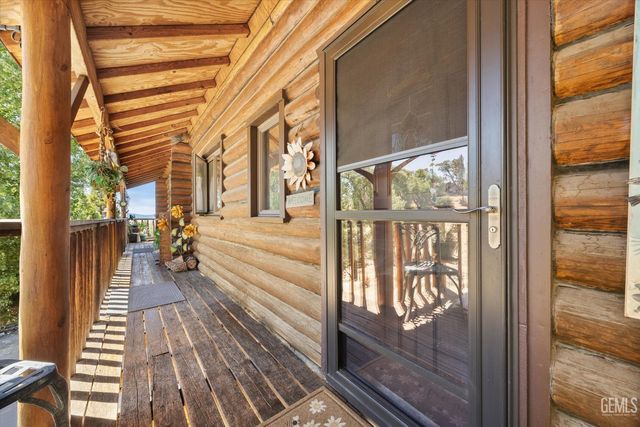 26500 Teal Court, Tehachapi, CA 93561