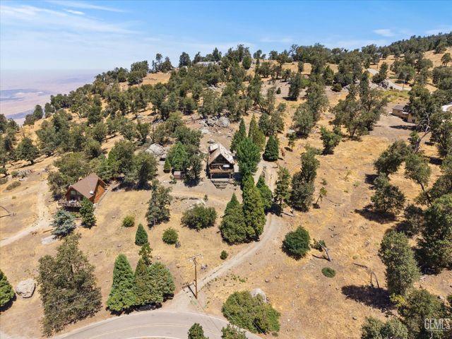 26500 Teal Court, Tehachapi, CA 93561