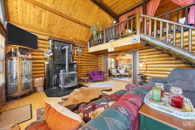 26500 Teal Court, Tehachapi, CA 93561