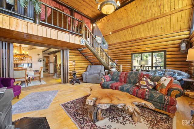 26500 Teal Court, Tehachapi, CA 93561