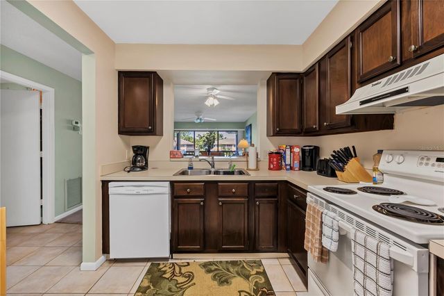 5205 LAKE VILLAGE DRIVE 16, Sarasota, FL 34235