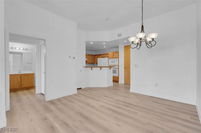 75 East Agate Avenue 206, Las Vegas, NV 89123