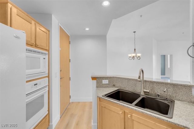 75 East Agate Avenue 206, Las Vegas, NV 89123