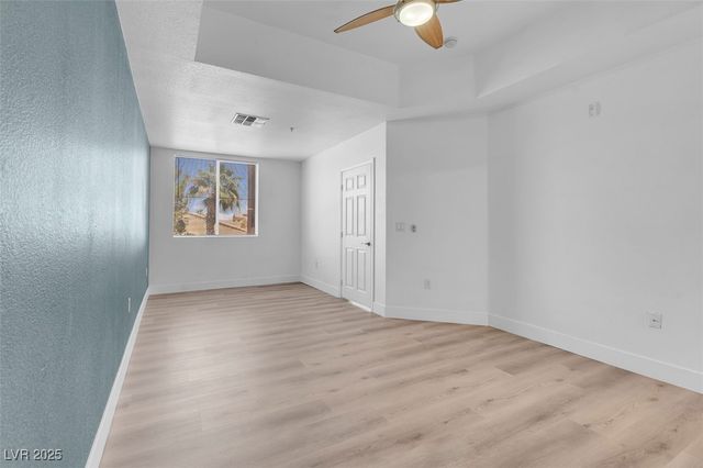 75 East Agate Avenue 206, Las Vegas, NV 89123