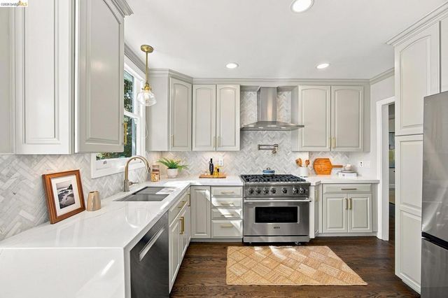 90 Oakmont Avenue, Piedmont, CA 94610
