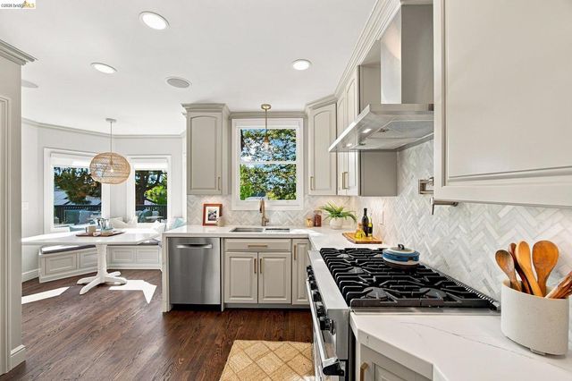 90 Oakmont Avenue, Piedmont, CA 94610