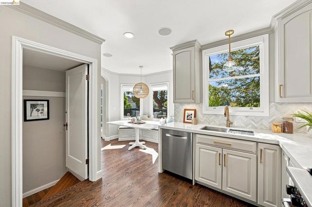 90 Oakmont Avenue, Piedmont, CA 94610
