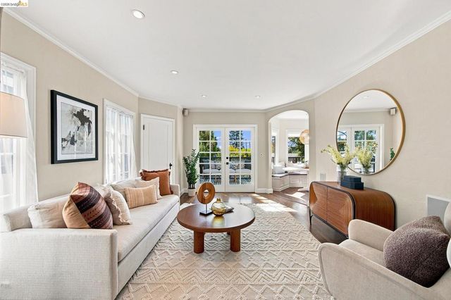 90 Oakmont Avenue, Piedmont, CA 94610