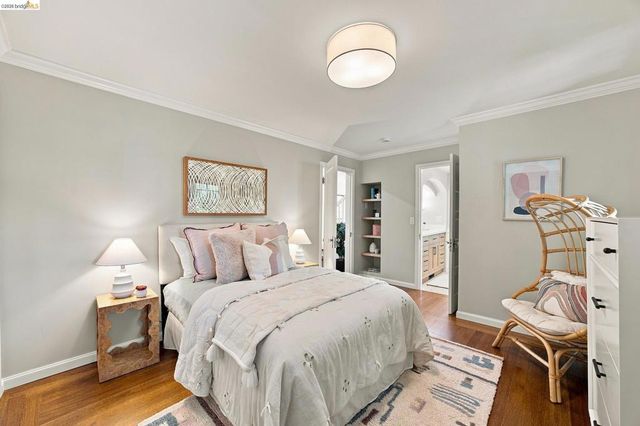 90 Oakmont Avenue, Piedmont, CA 94610