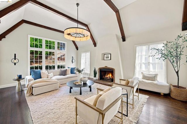 90 Oakmont Avenue, Piedmont, CA 94610