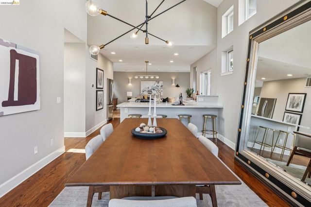 7084 7084 Westmoorland Dr, Berkeley, CA 94705