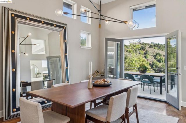 7084 7084 Westmoorland Dr, Berkeley, CA 94705