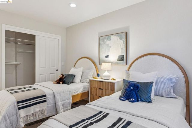 7084 7084 Westmoorland Dr, Berkeley, CA 94705